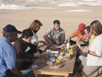 Mittagessen in der Wüste