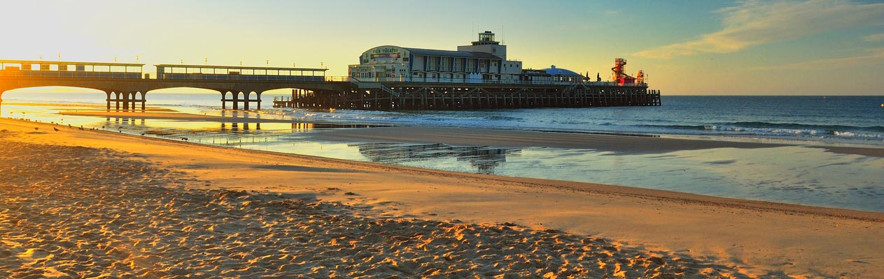 Strand und Pier von Bournemouth 