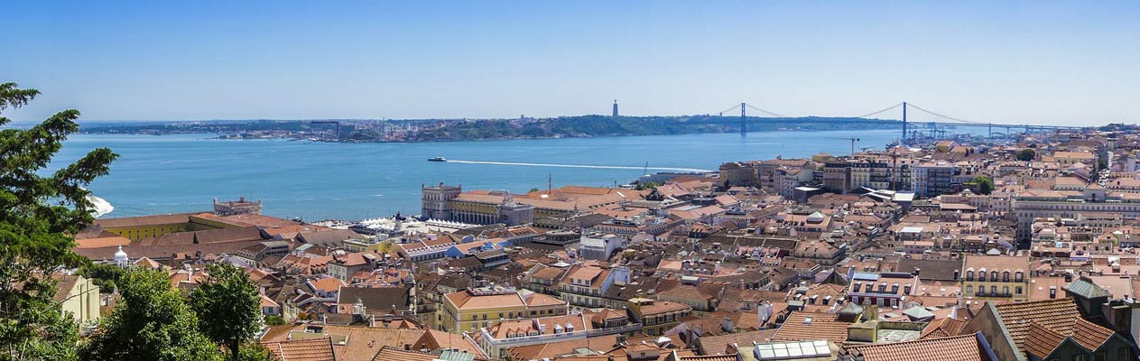 Ausblick auf Lissabon den Fluss Tagus