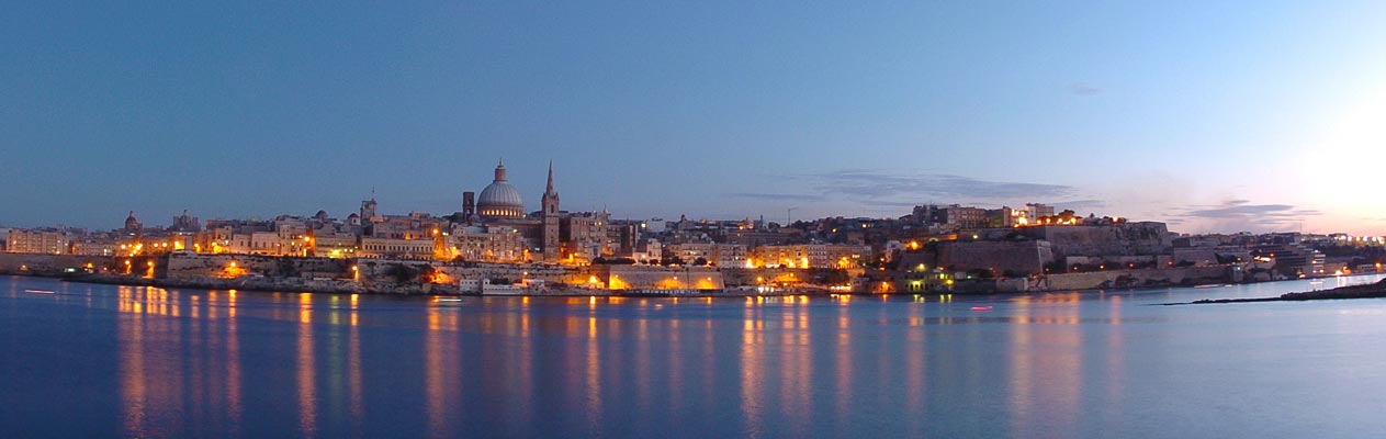 Valletta, Hauptstadt von Malta bei Dämmerung